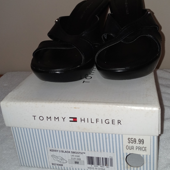 TOMMY HILFIGER Kerry 2 Open Toe Wedge Slides. Great condition. Very little wear. - Picture 2 of 5